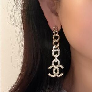 Chanel gold pearl strass Cc chain link drop earrings